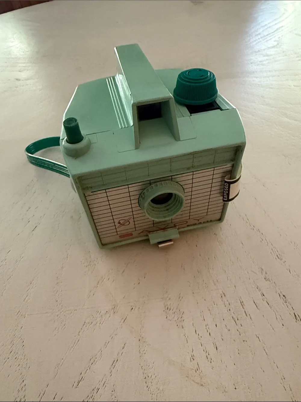Savoy Imperial Box Camera Seafoam Green with Film 1960’s - untested - Picture 2 of 14